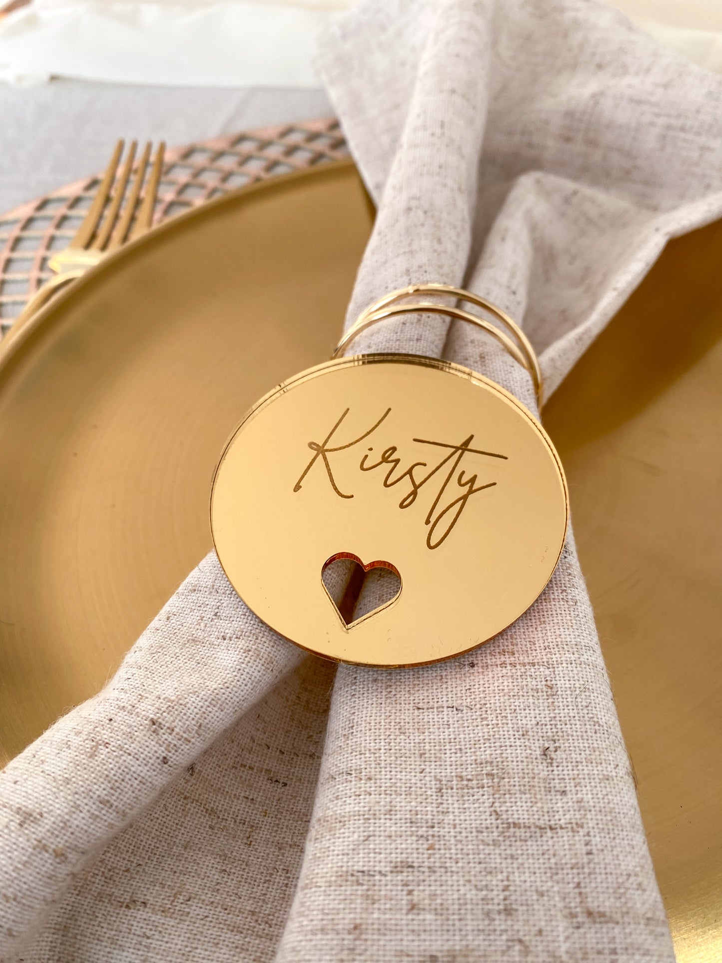 Wedding Place Name Setting | Circle Heart Detail