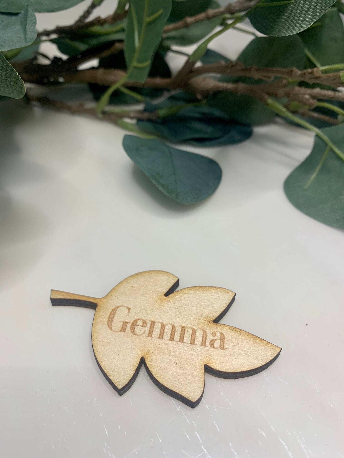 Wedding wooden Autumn leaf place name setting